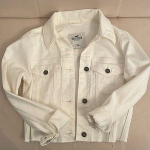 NWT Hollister cropped white denim jacket